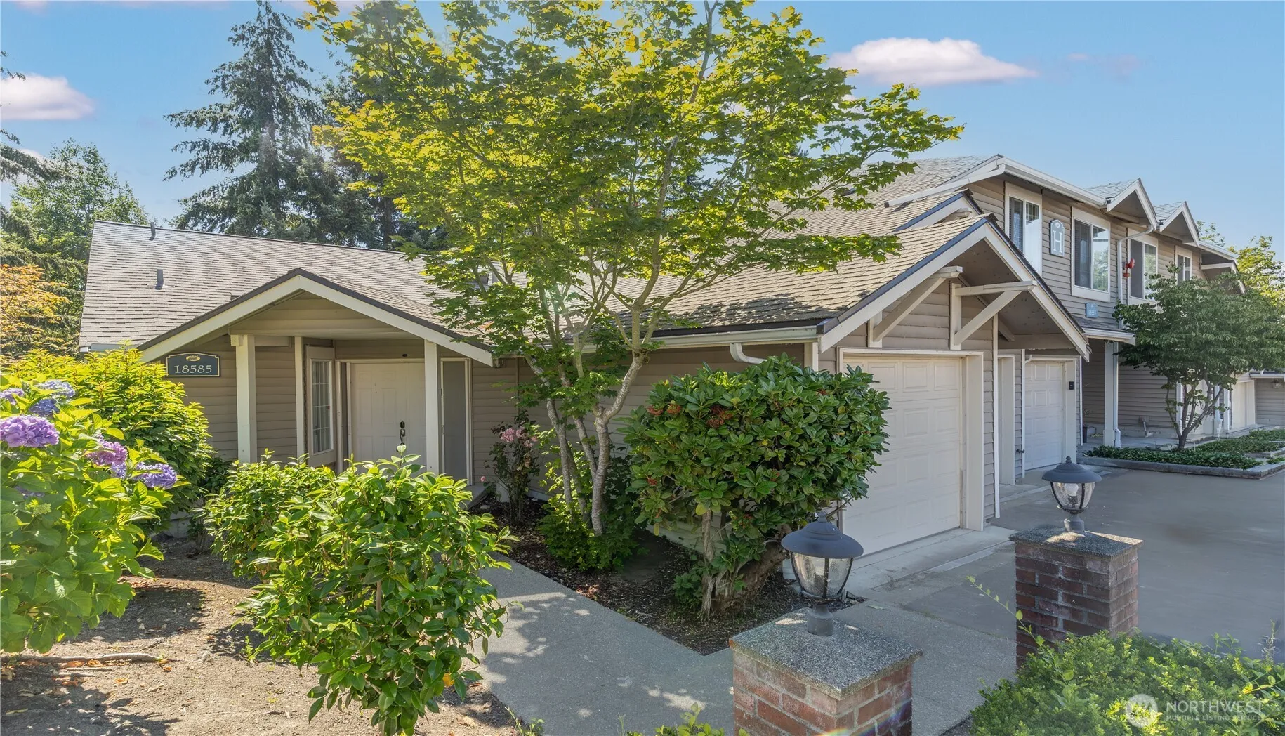 Property photo for 18585 Ne 57th Street #h18585, Redmond