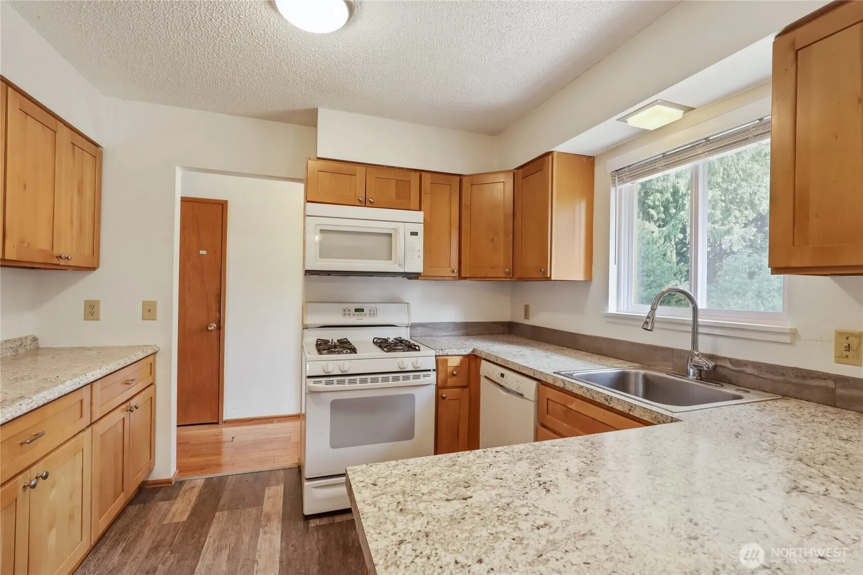Property photo for 194 May Street W, Port Orchard photo 5