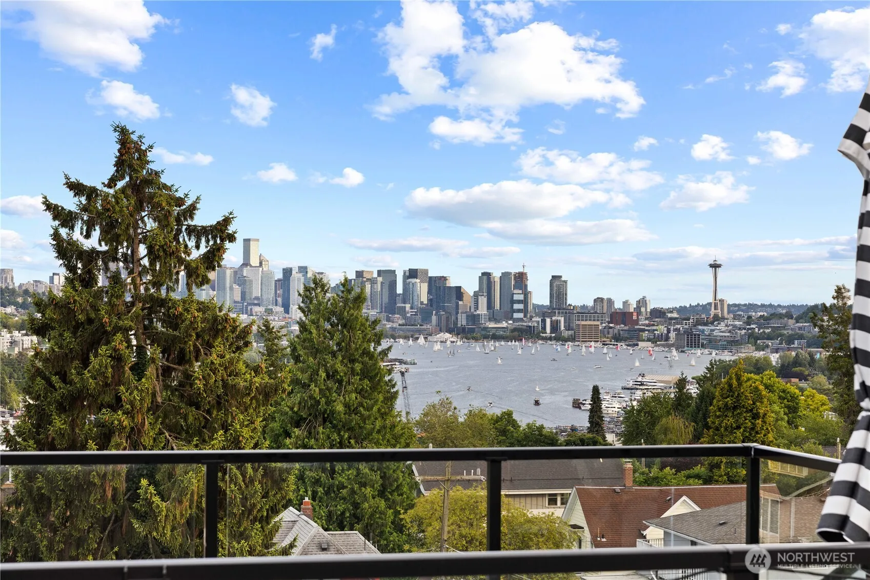 Property photo for 4218 Latona Avenue Ne #2, Seattle photo 2