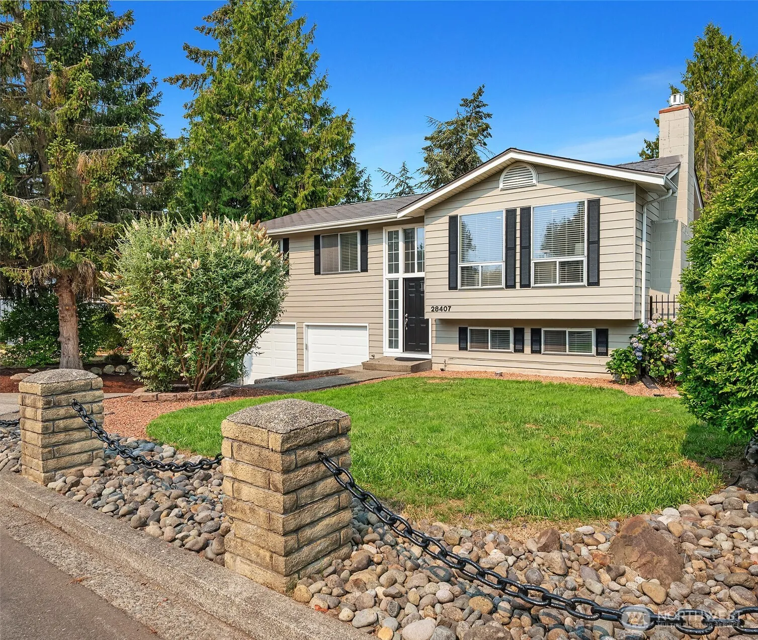 Property photo for 28407 22nd Avenue S, Federal Way photo 2