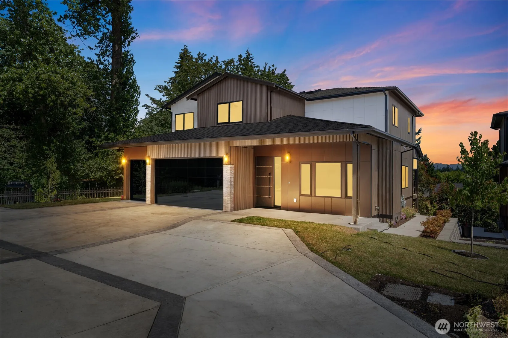 Property photo for 1219 158th Place Sw, Lynnwood photo 2