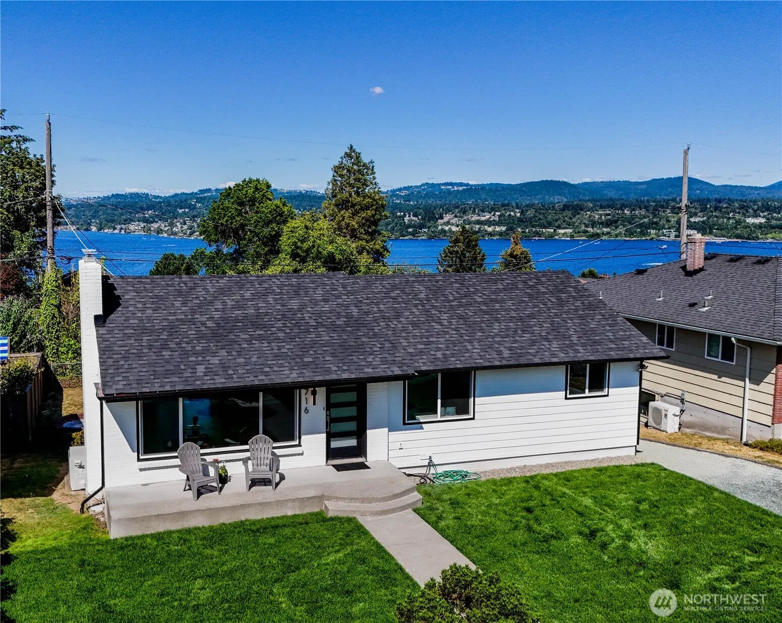 Property photo for 7716 S Mission Drive, Seattle photo 4
