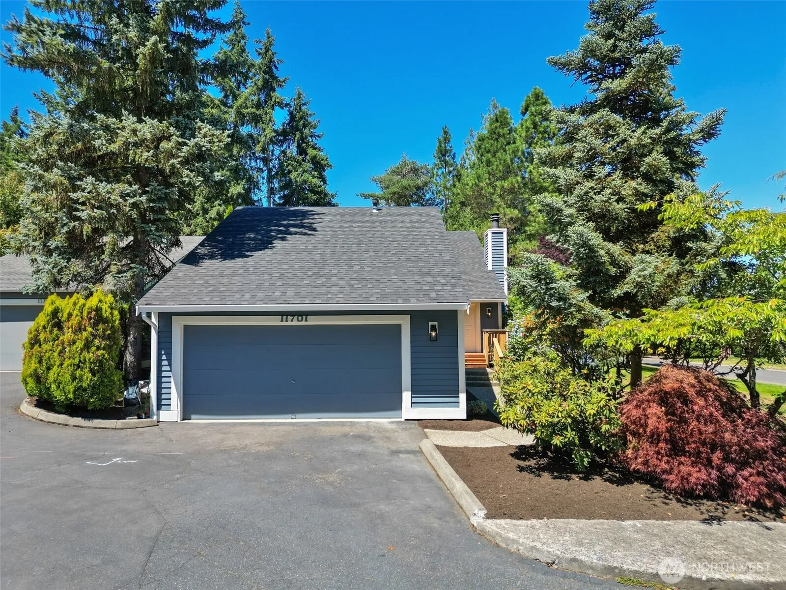 Property photo for 11701 Ne 105th Lane, Kirkland photo 3