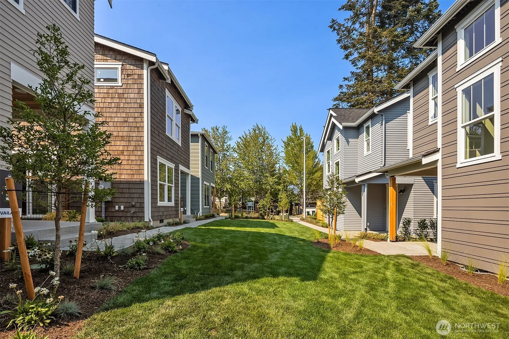 Property photo for 9331 126th Avenue Ne, Kirkland photo 2