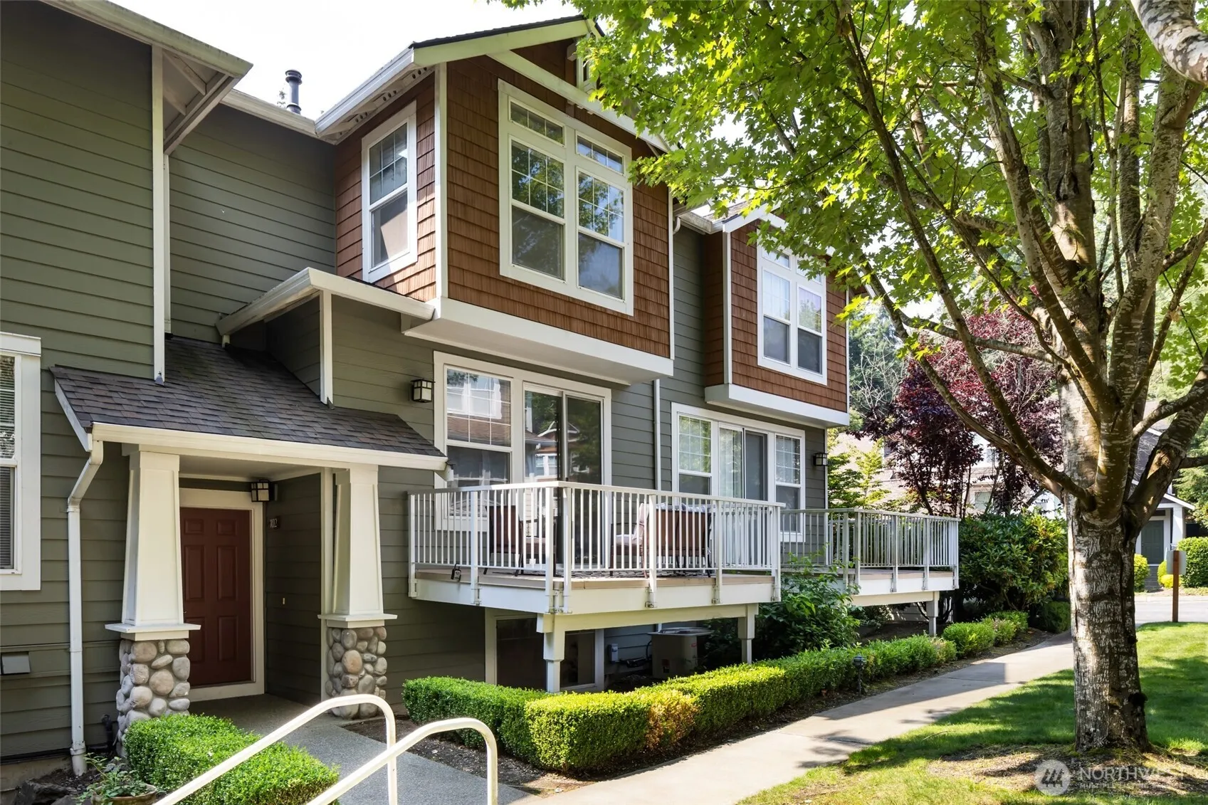Property photo for 12140 Ne 24th Street #102, Bellevue photo 2