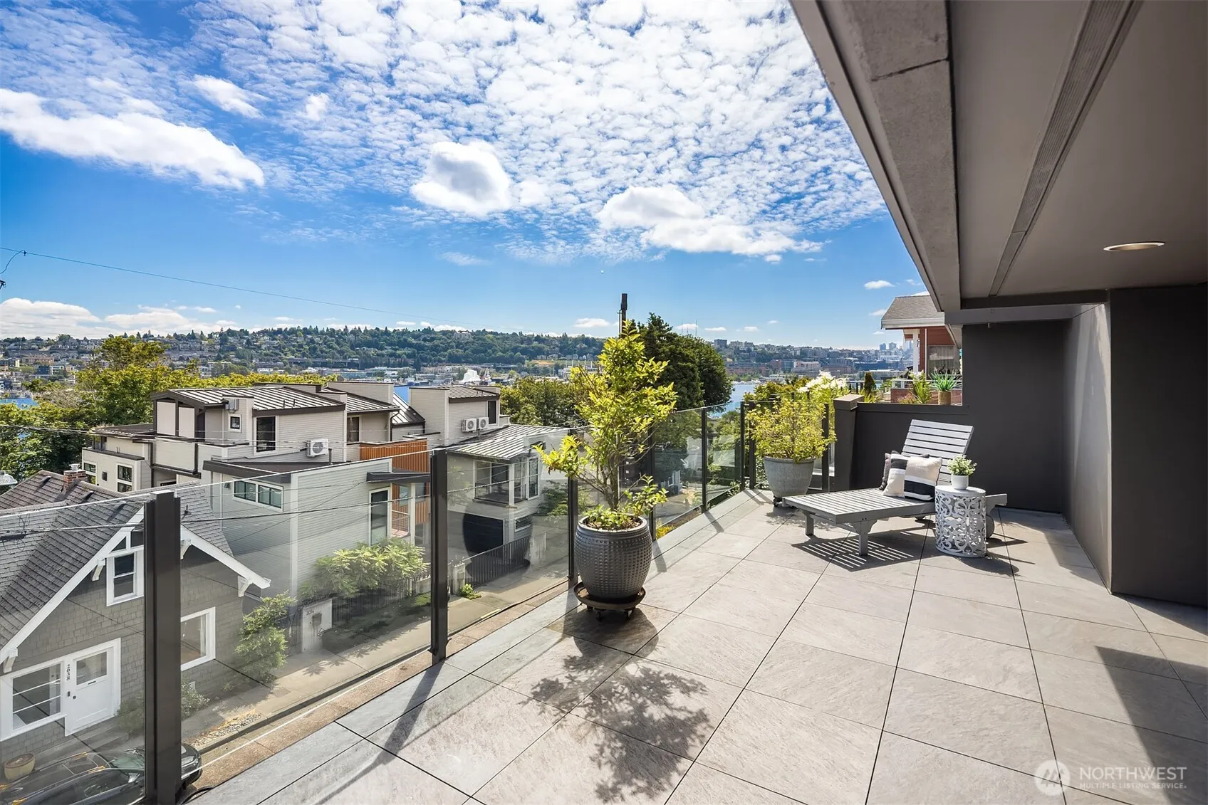 Property photo for 2040 Waverly Place N #302, Seattle photo 4