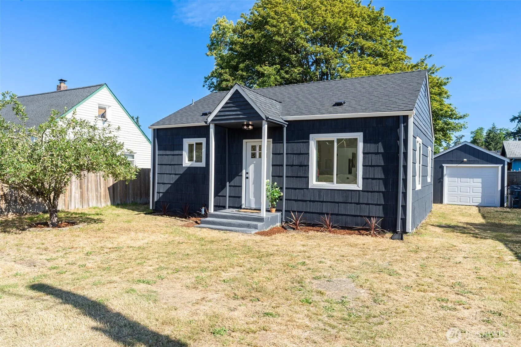 Property photo for 859 118th Street S, Parkland