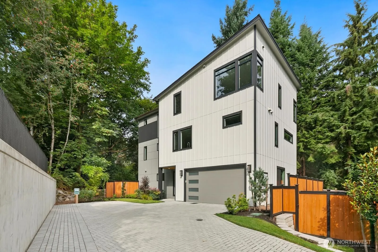 Property photo for 13016 Se 19th Court, Bellevue