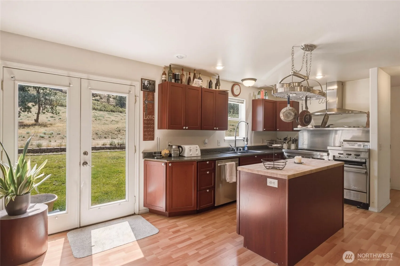 Property photo for 44 Crumbacher Road, Tonasket photo 5