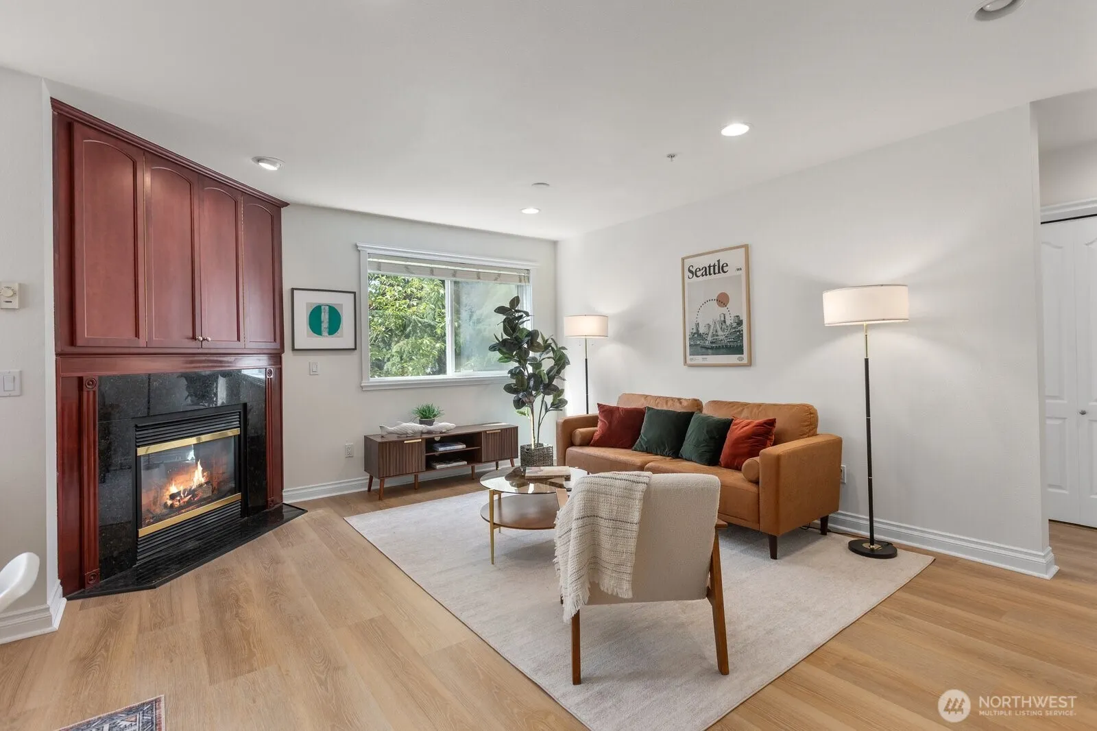 Property photo for 717 E Denny Way #3a, Seattle photo 3