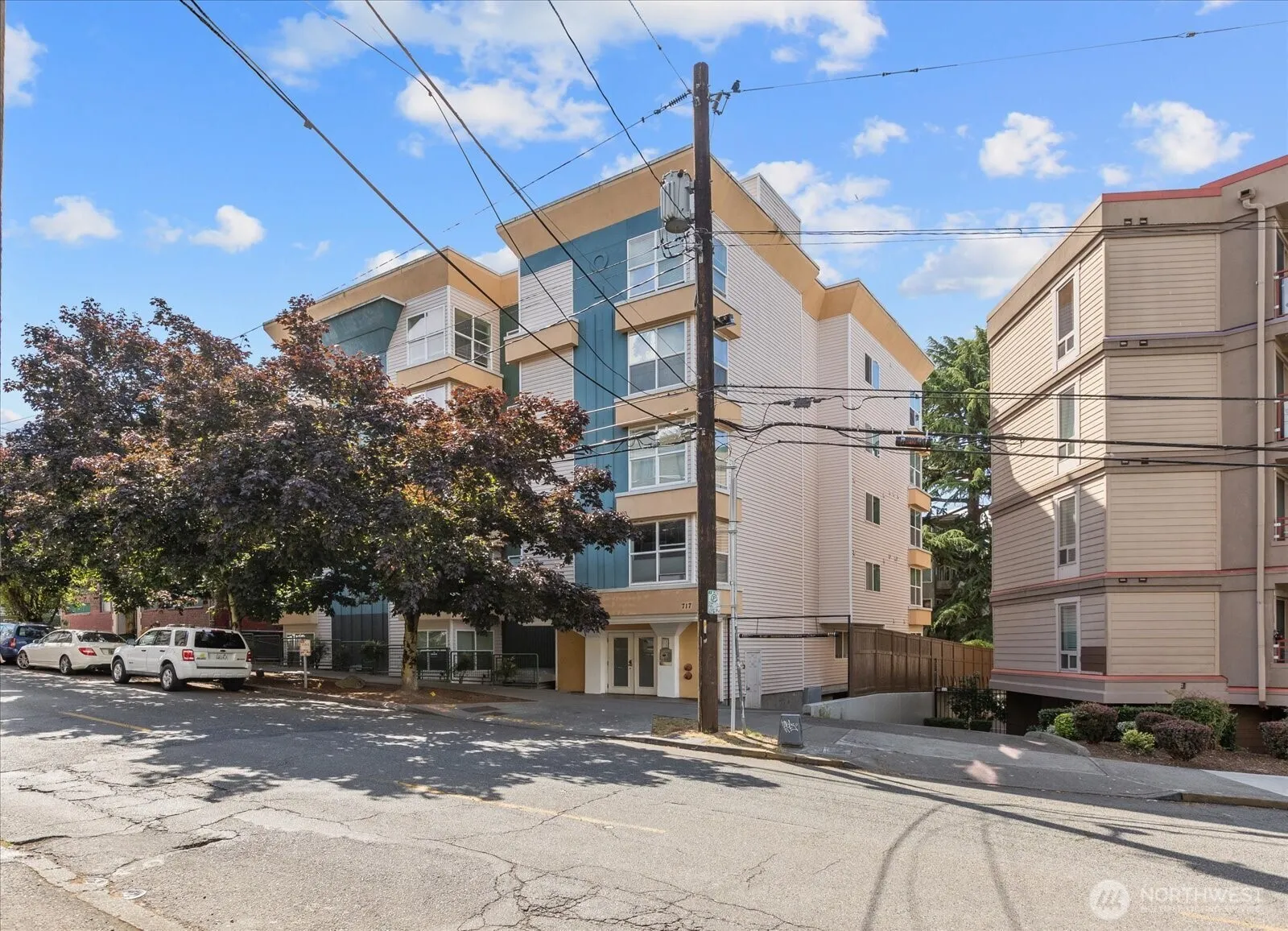 Property photo for 717 E Denny Way #3a, Seattle