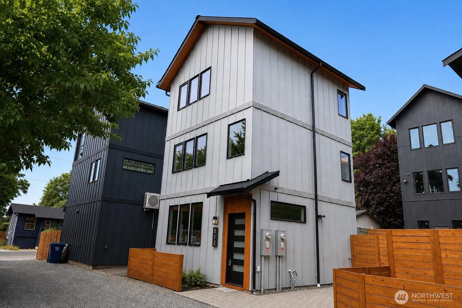 Property photo for 512 N 92nd Street, Seattle photo 2