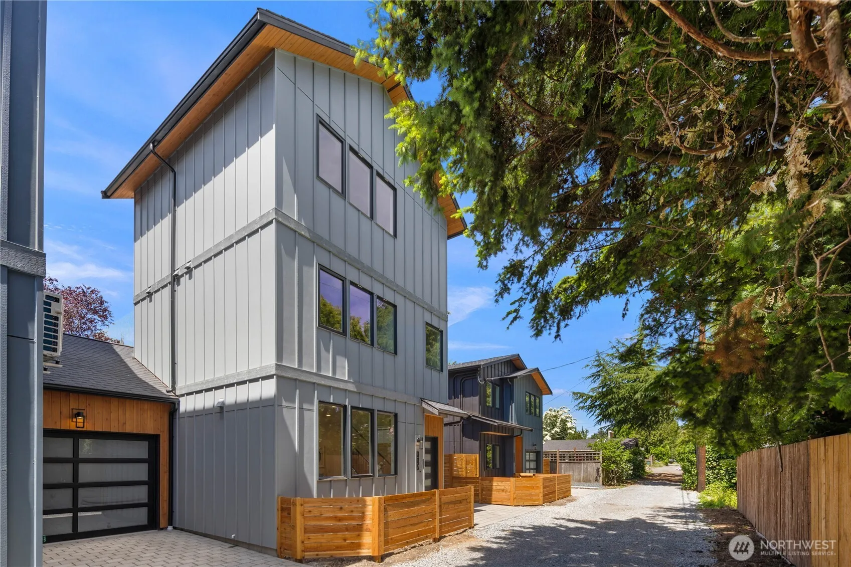 Property photo for 512 N 92nd Street, Seattle photo 3