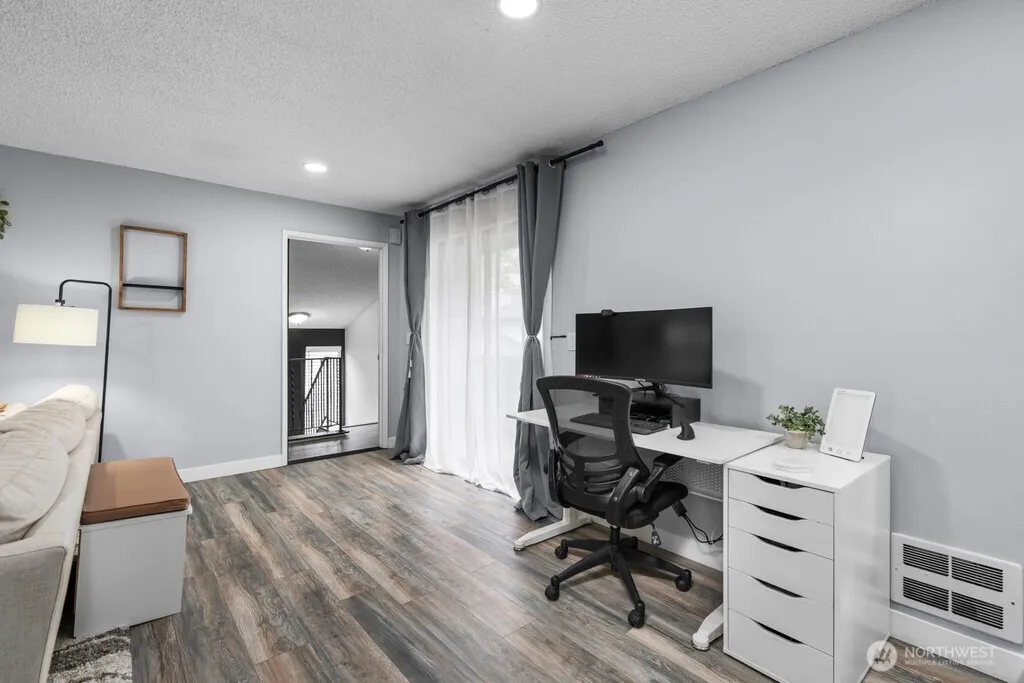 Property photo for 1826 S 330th #d, Federal Way photo 5