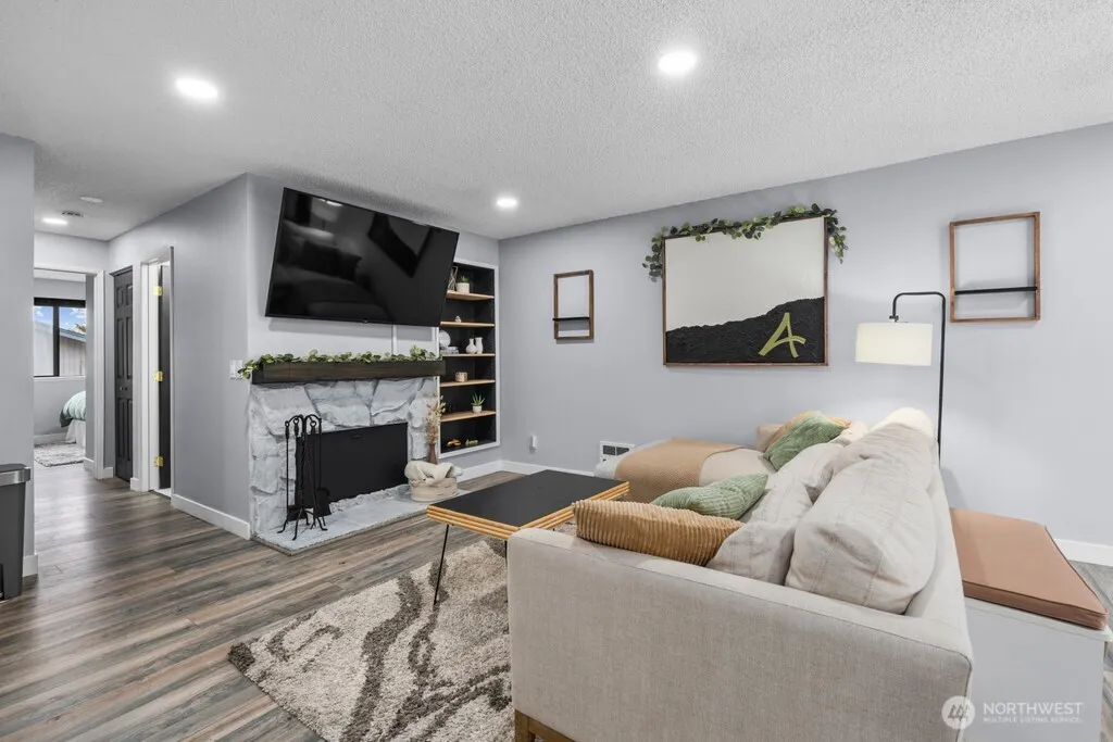 Property photo for 1826 S 330th #d, Federal Way photo 3