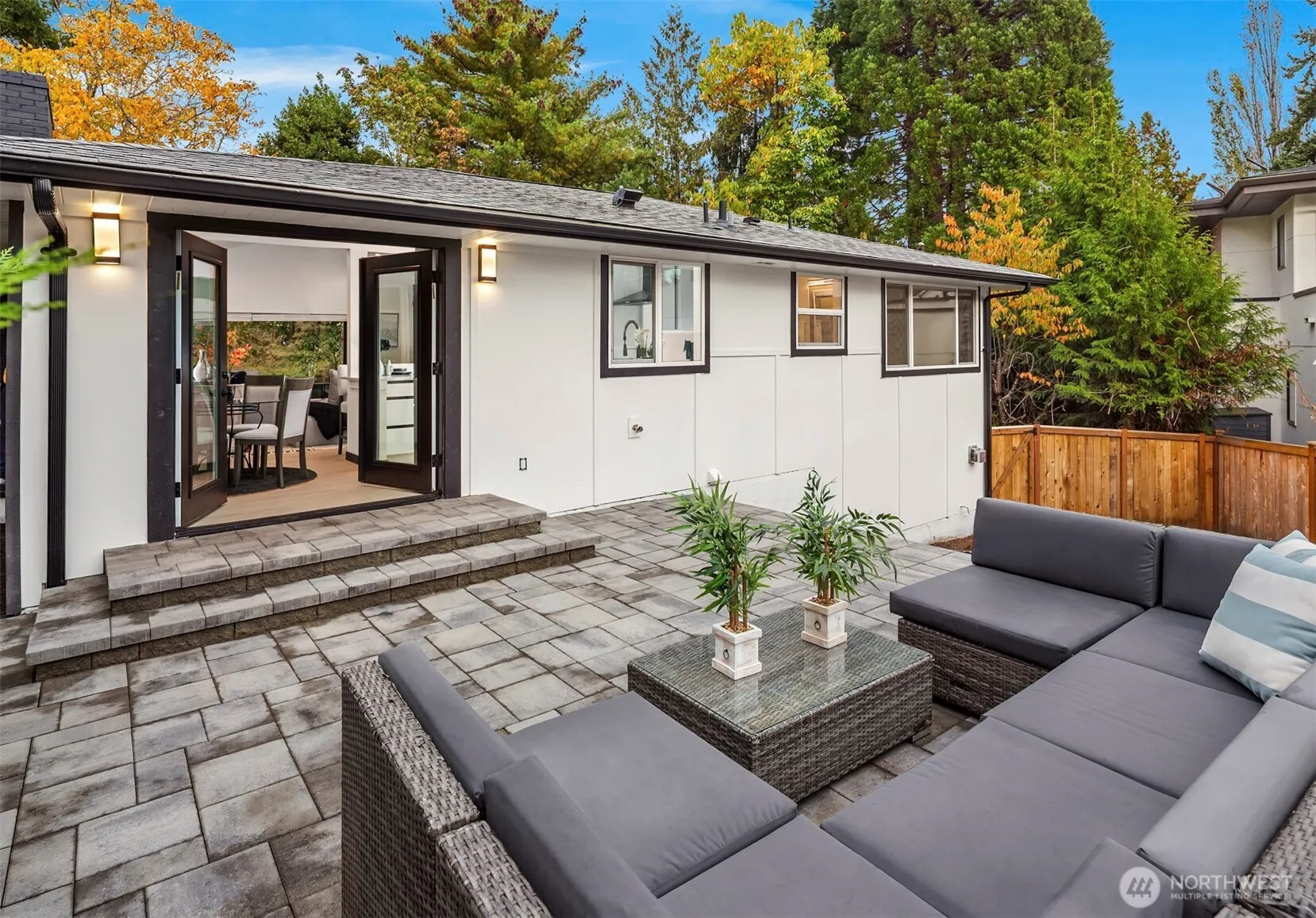 Property photo for 10045 Ne 15th Street, Bellevue