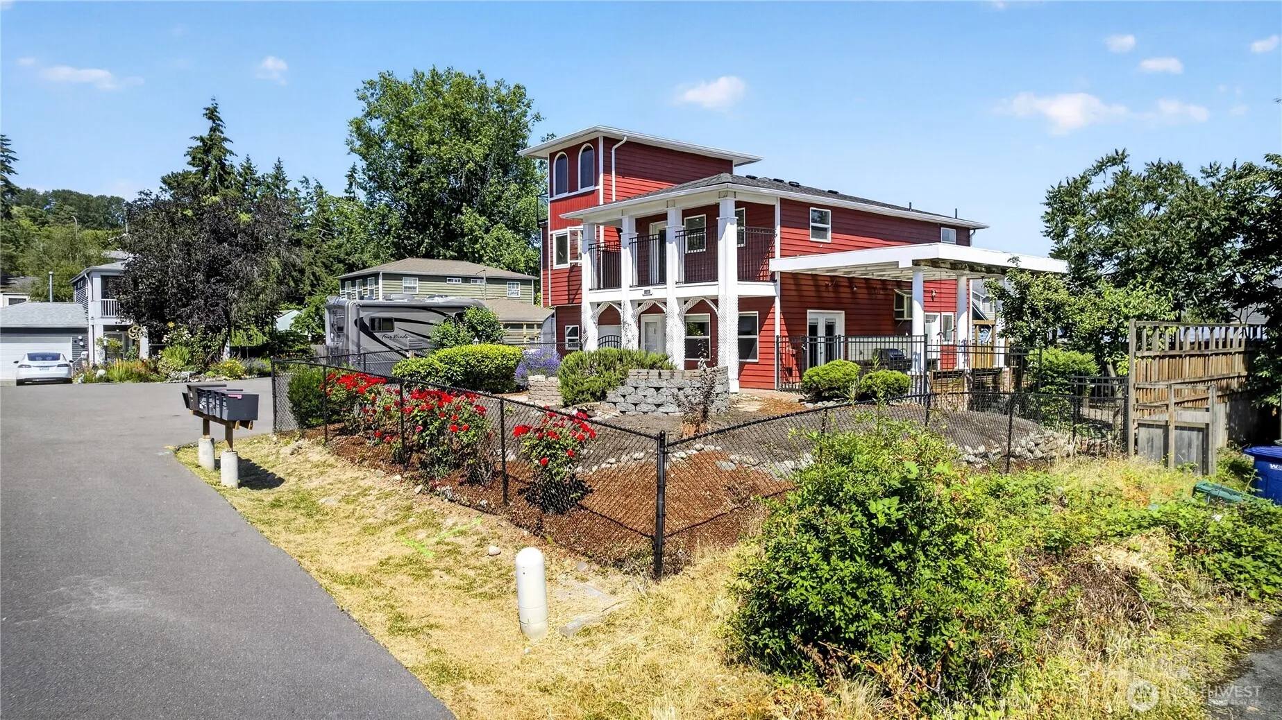 Property photo for 13043 40th Ave S, Tukwila photo 2