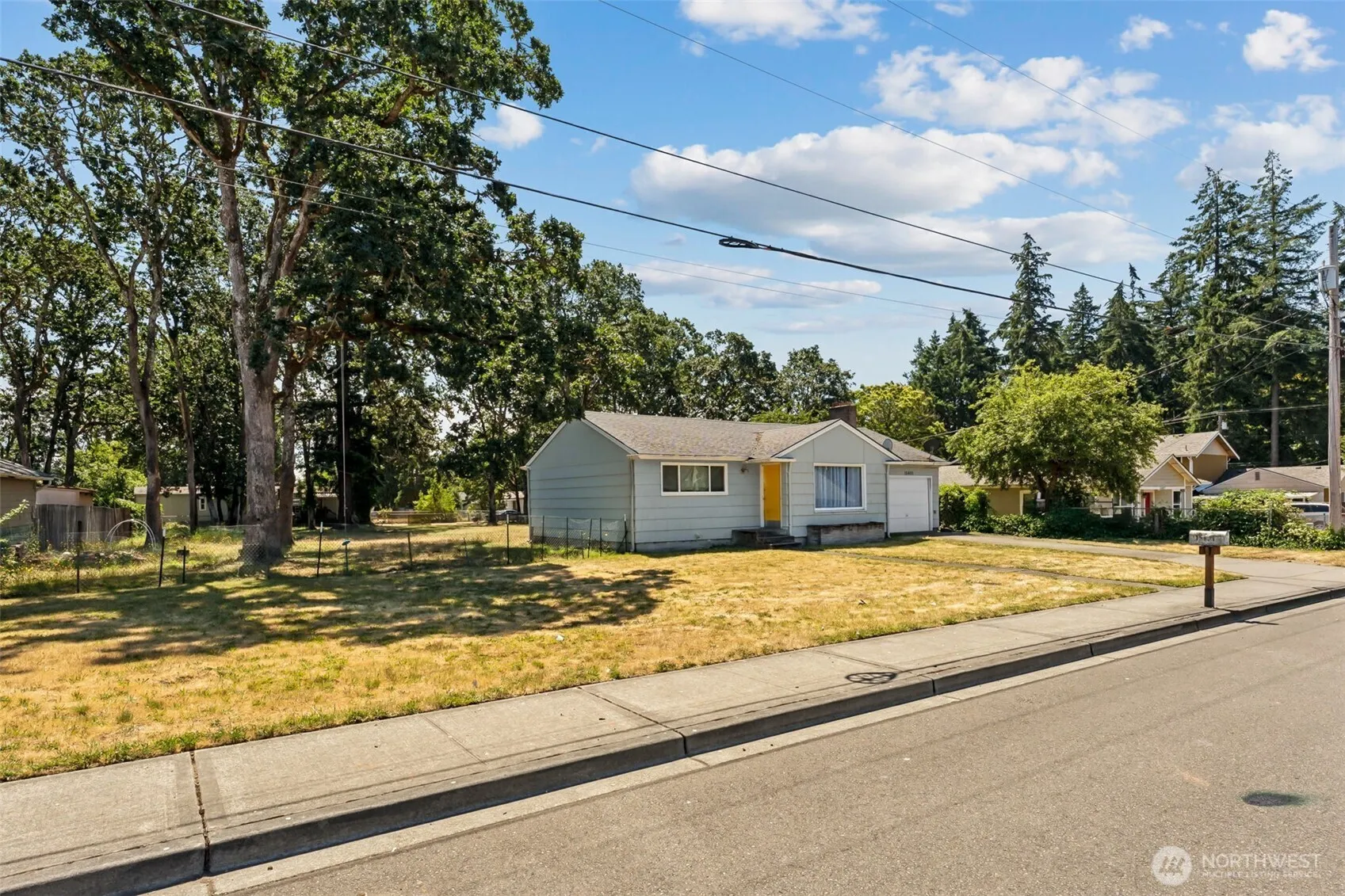 Property photo for 15401 Grant Avenue Sw, Lakewood