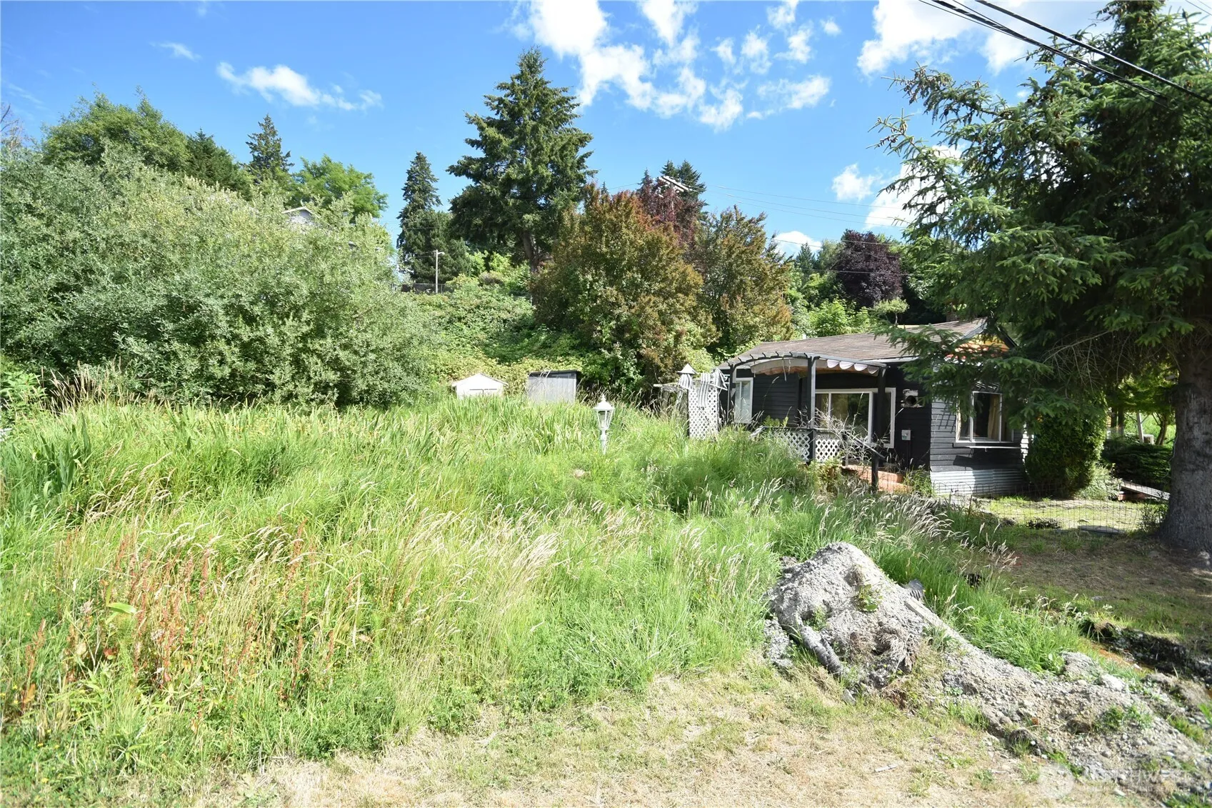 Property photo for 1647 Beach Drive E, Port Orchard photo 4