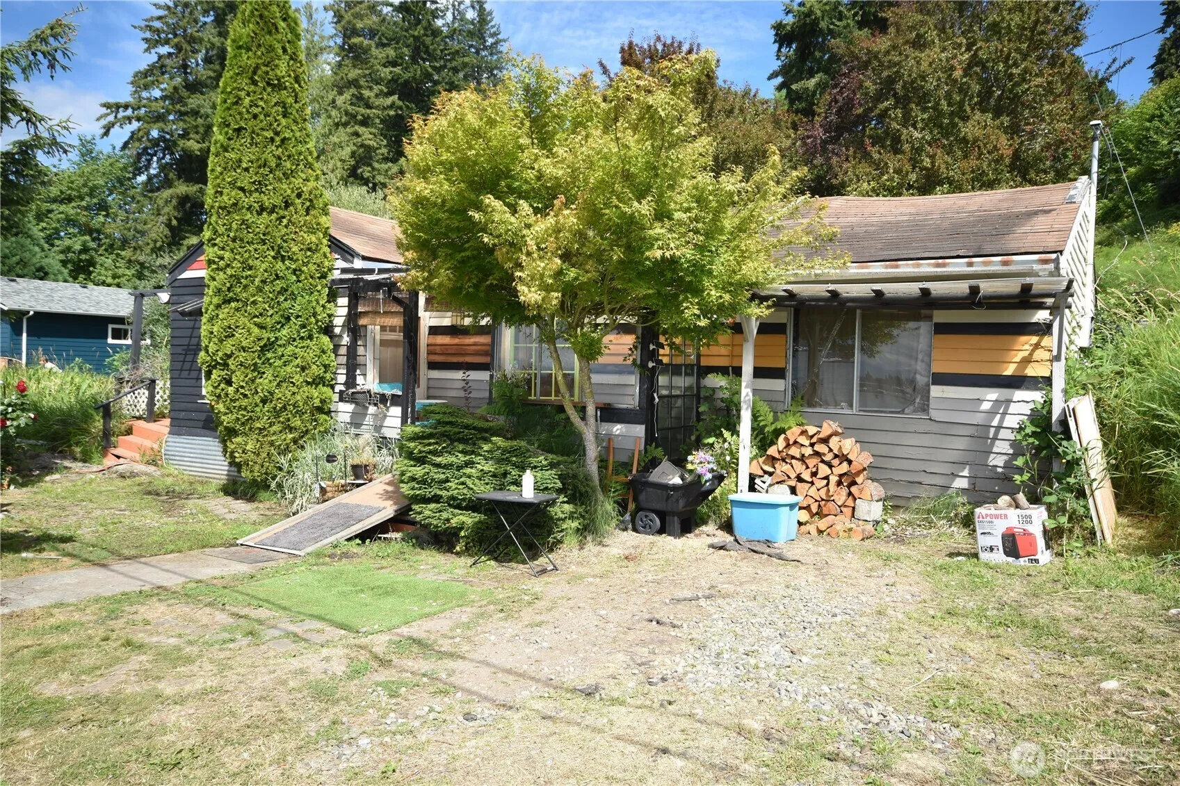 Property photo for 1647 Beach Drive E, Port Orchard photo 3