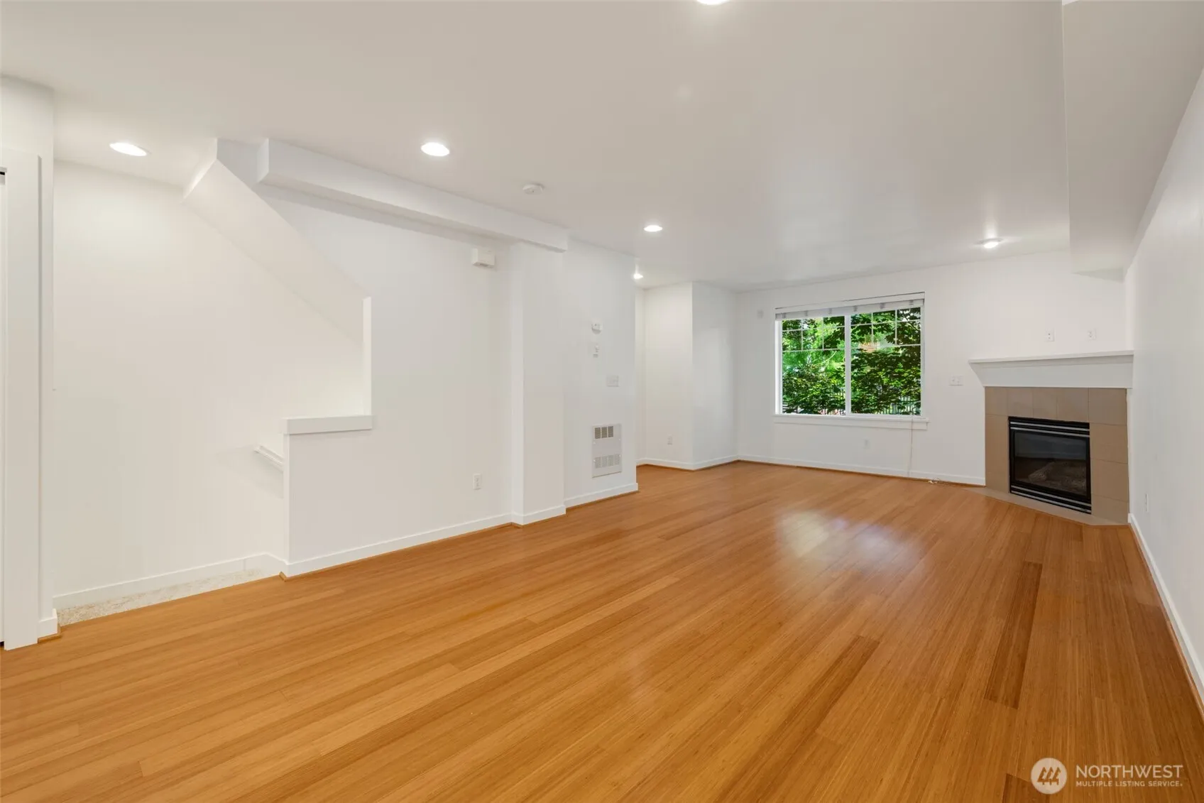 Property photo for 935 N 97th Street #b, Seattle photo 2