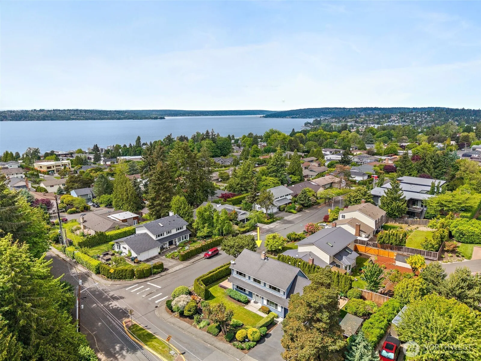 Property photo for 10602 Ne 60th Street, Kirkland photo 4