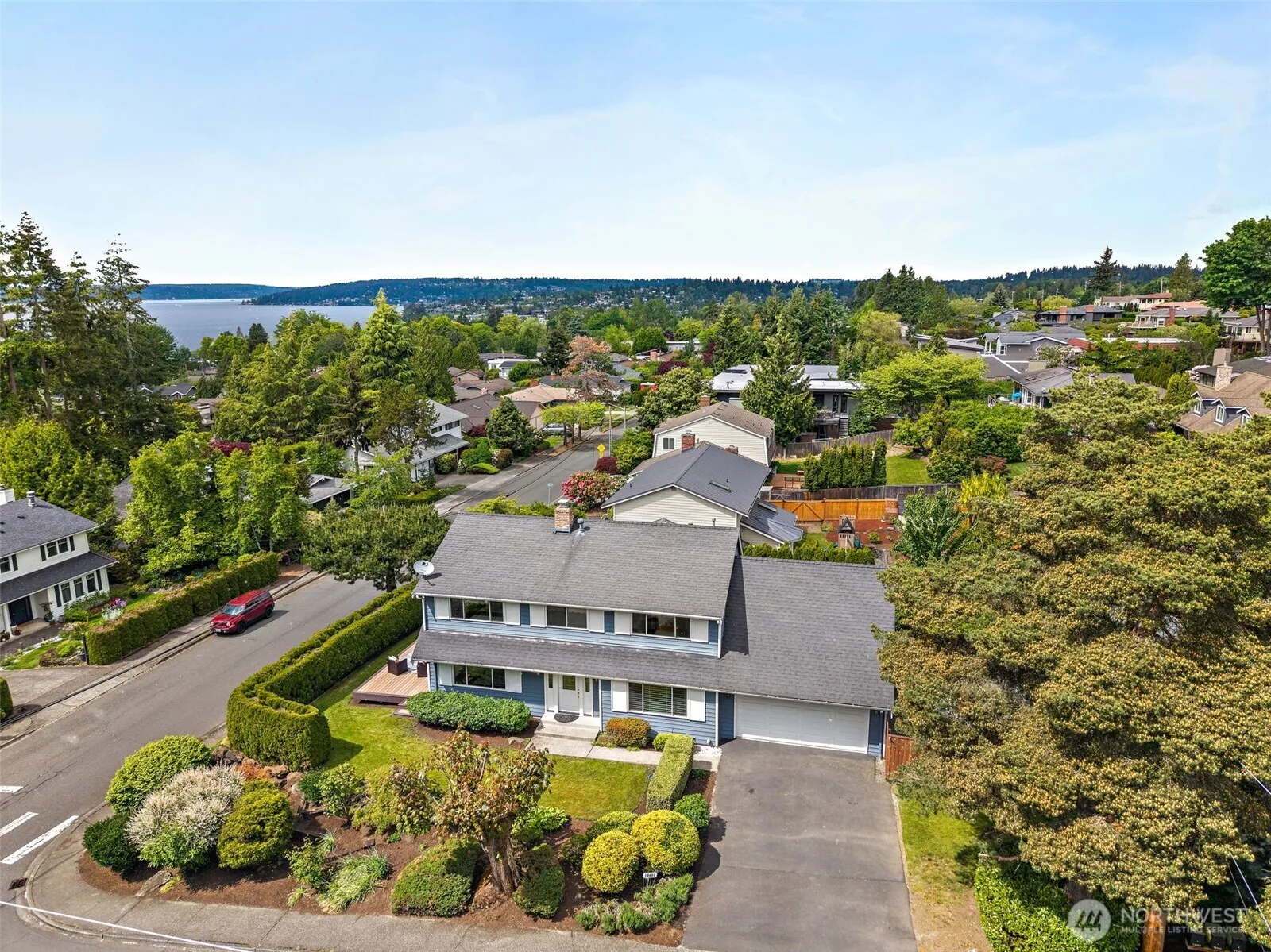 Property photo for 10602 Ne 60th Street, Kirkland photo 3
