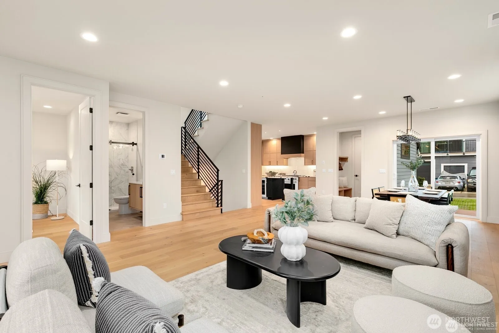 Property photo for 3032 Ne Blakeley Street, Seattle photo 4