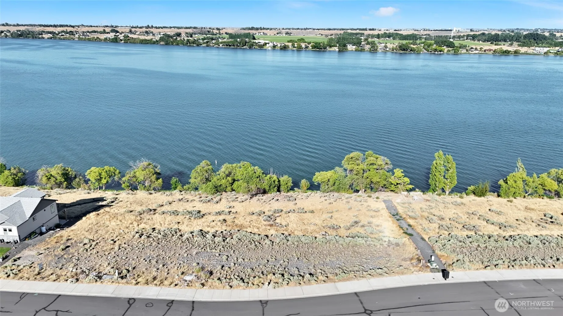 Property photo for 3973 Edwards Road Ne, Moses Lake photo 4