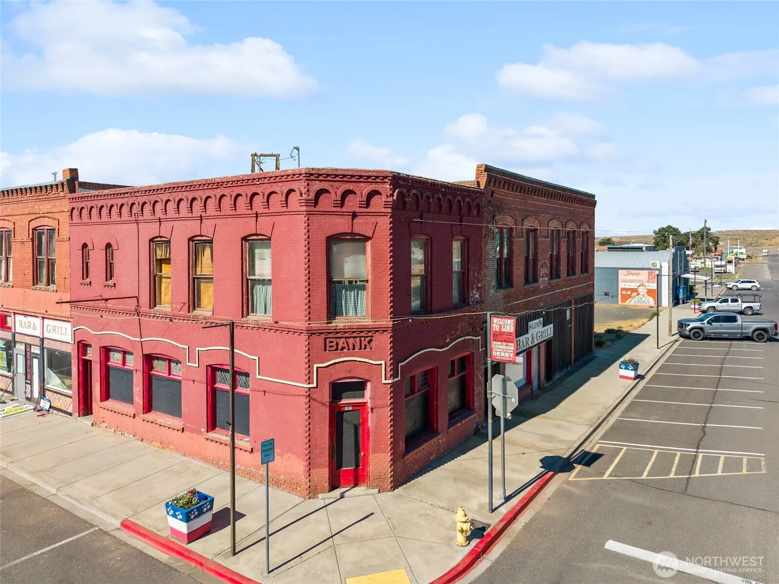 Property photo for 101 W 2nd Street, Lind photo 2