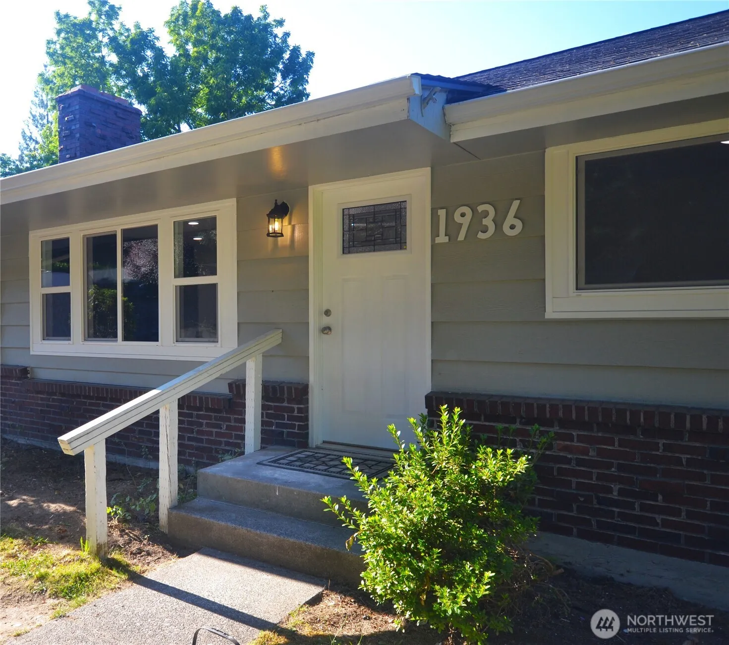 Property photo for 1936 Ne Clemens Street, Bremerton photo 2