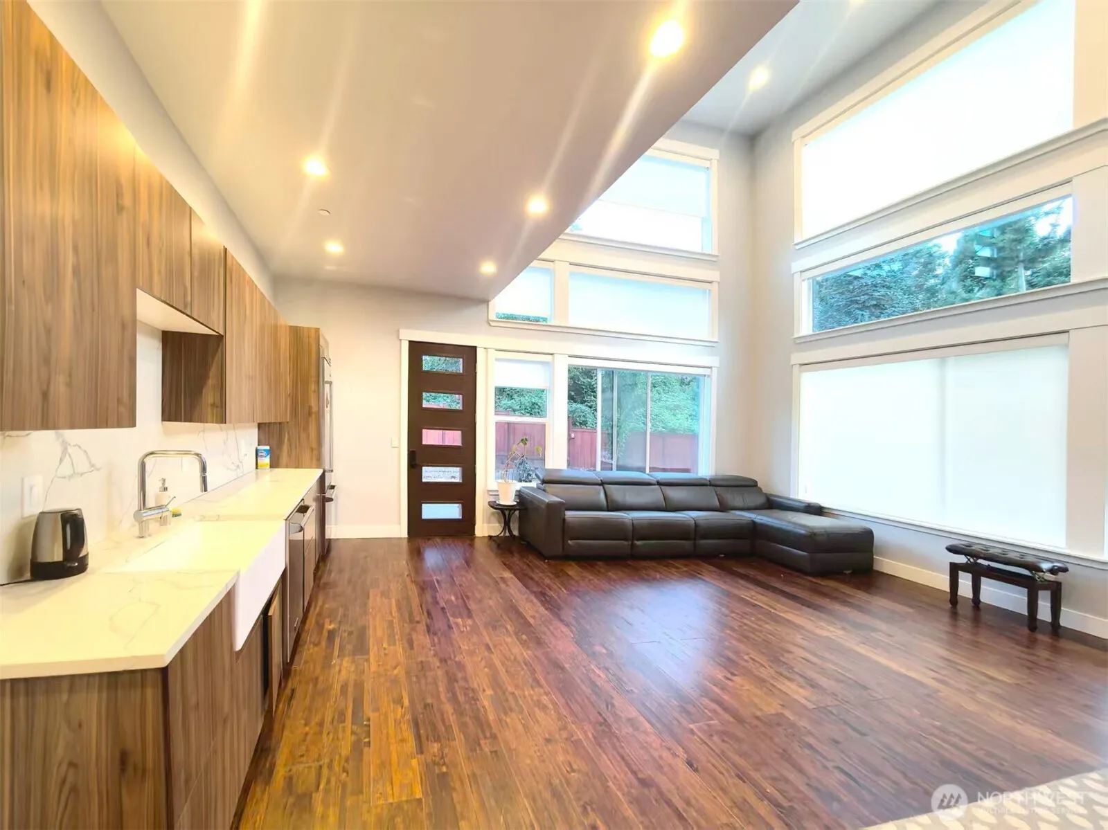 Property photo for 3621 Lincoln Avenue Ne, Renton photo 4