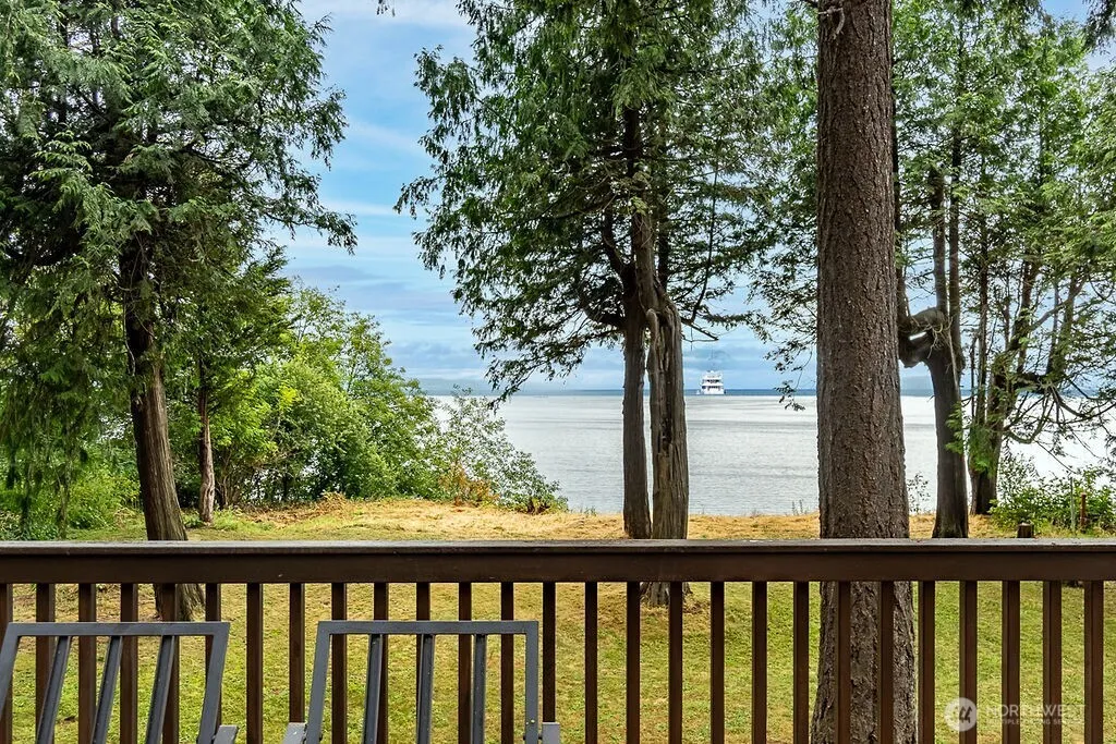 Property photo for 8 W Gedney Way, Hat Island photo 5