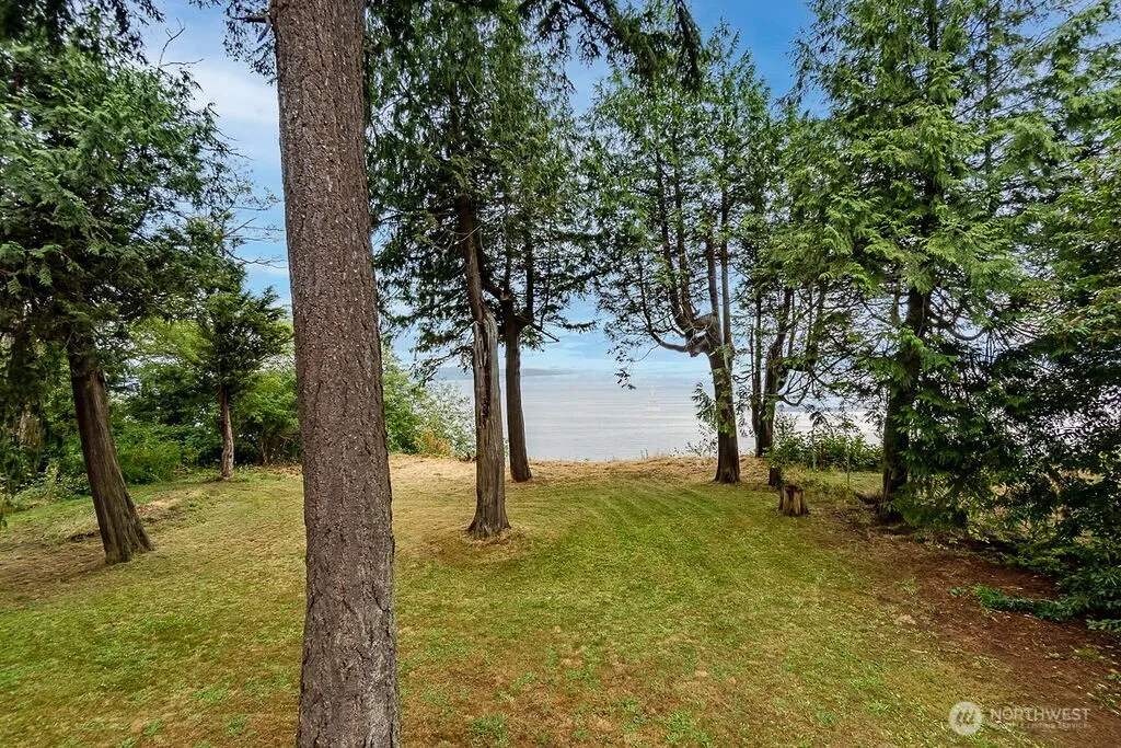 Property photo for 8 W Gedney Way, Hat Island photo 4