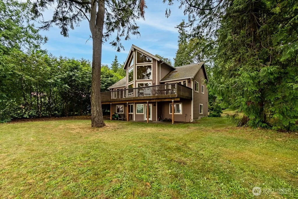 Property photo for 8 W Gedney Way, Hat Island