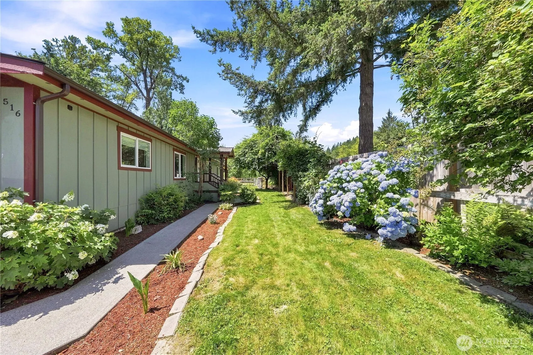 Property photo for 516 Beach Drive, Snohomish photo 3