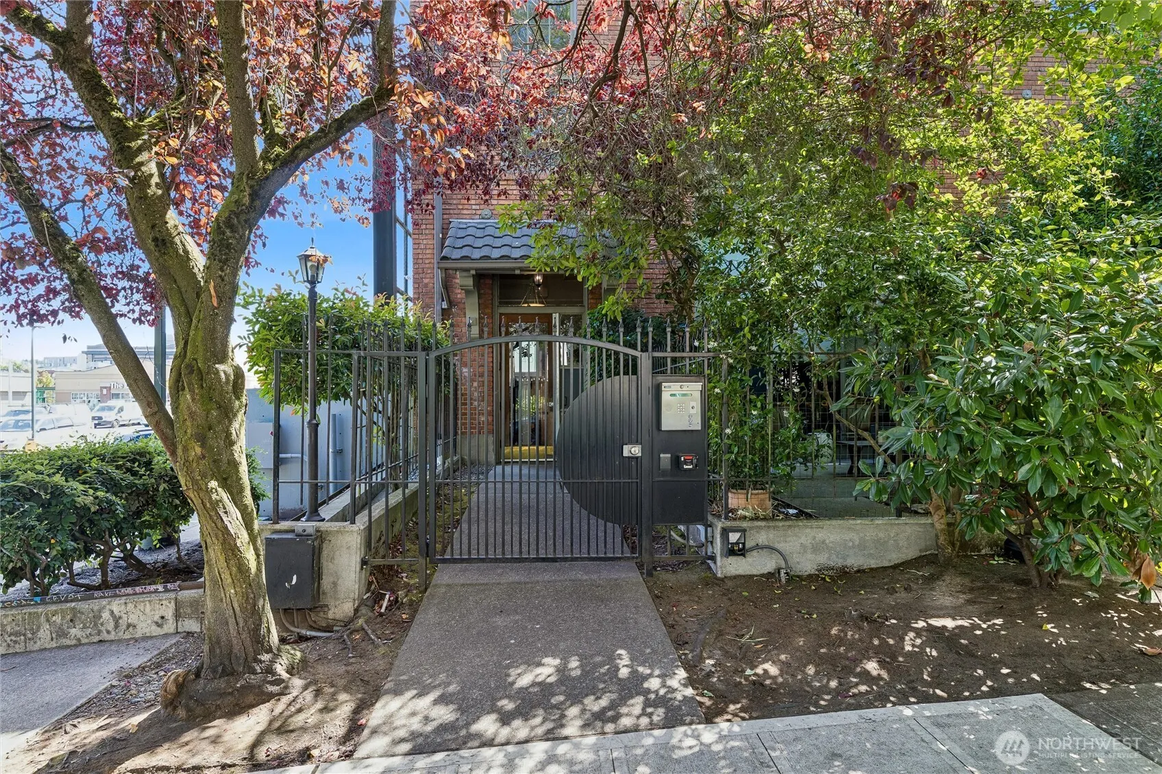 Property photo for 1406 Harvard Avenue #106, Seattle photo 2