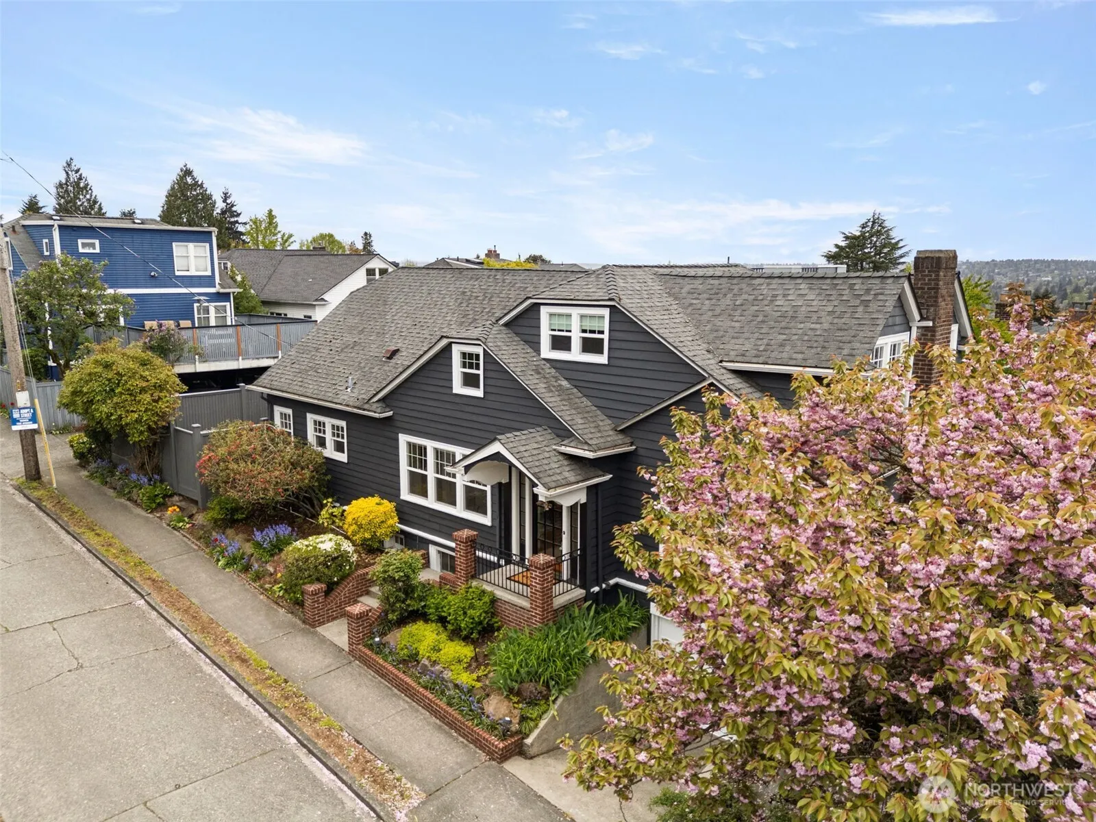 Property photo for 114 Queen Anne Drive, Seattle