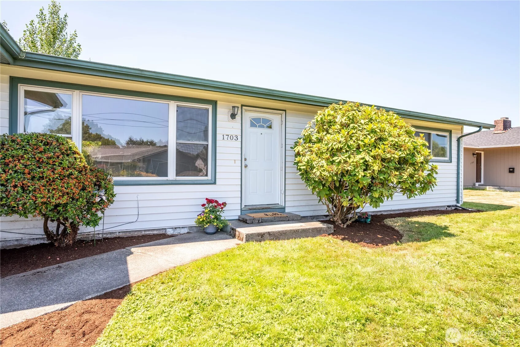 Property photo for 1703 33rd Avenue, Longview photo 2