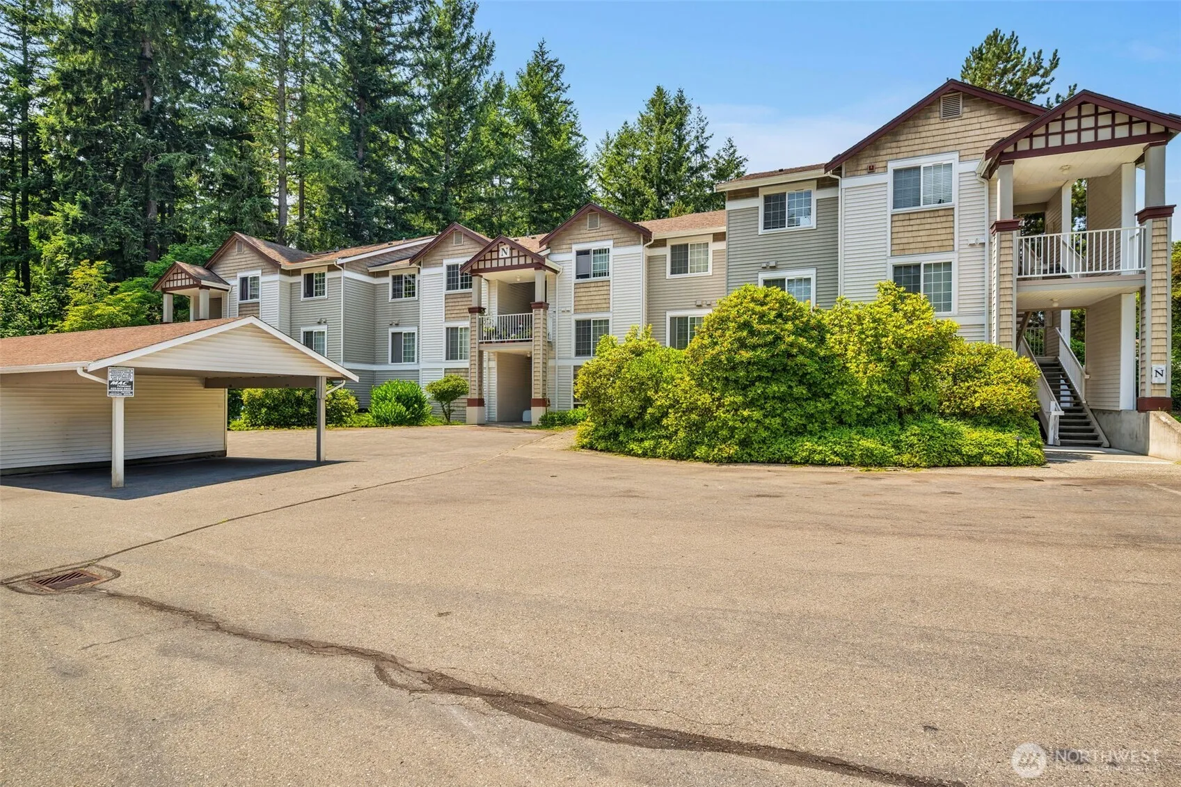 Property photo for 25235 Se Klahanie Boulevard #n102, Sammamish photo 2