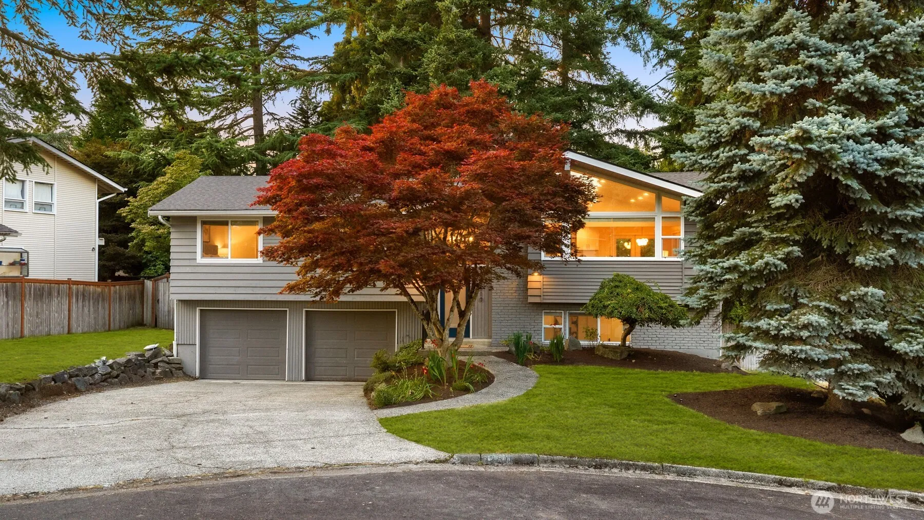 Property photo for 12510 Se 48th Place, Bellevue photo 2
