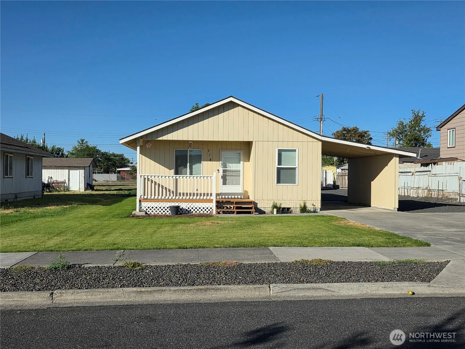 Property photo for 714 S Michael Street, Moses Lake photo 2