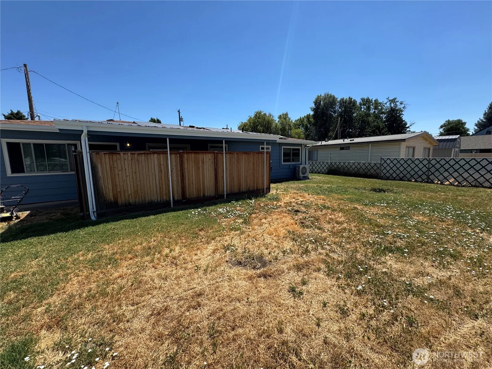 Property photo for 820 Se Cedar Avenue, College Place photo 2