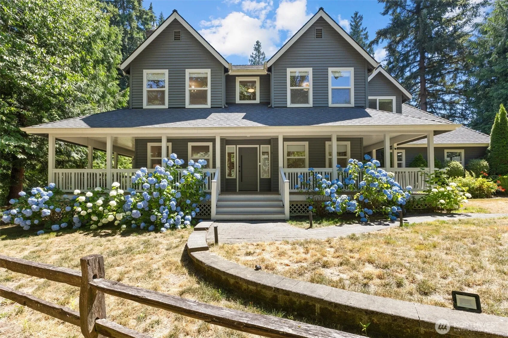Property photo for 12217 Ne 100th Street, Kirkland photo 2