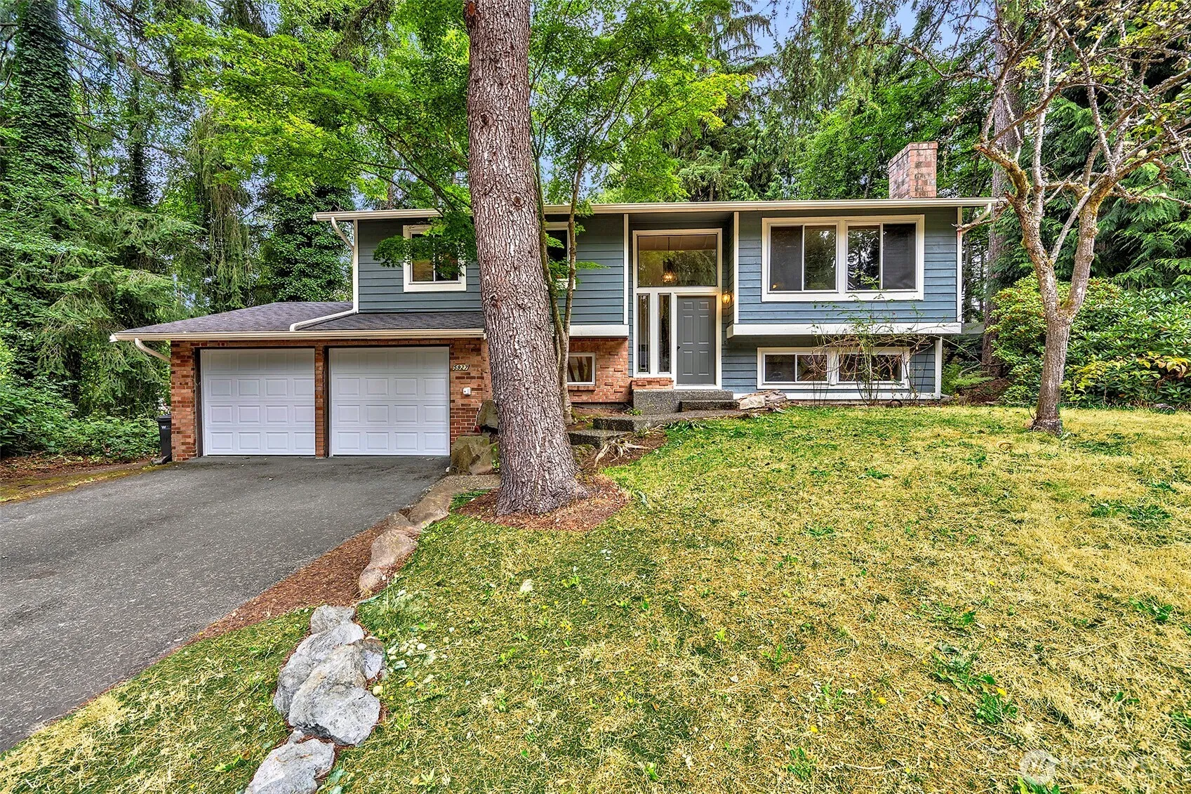 Property photo for 5927 147 Street Sw, Edmonds photo 2