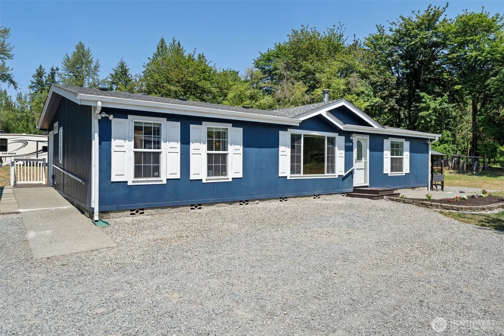 Property photo for 14609 246th Street E, Graham photo 4