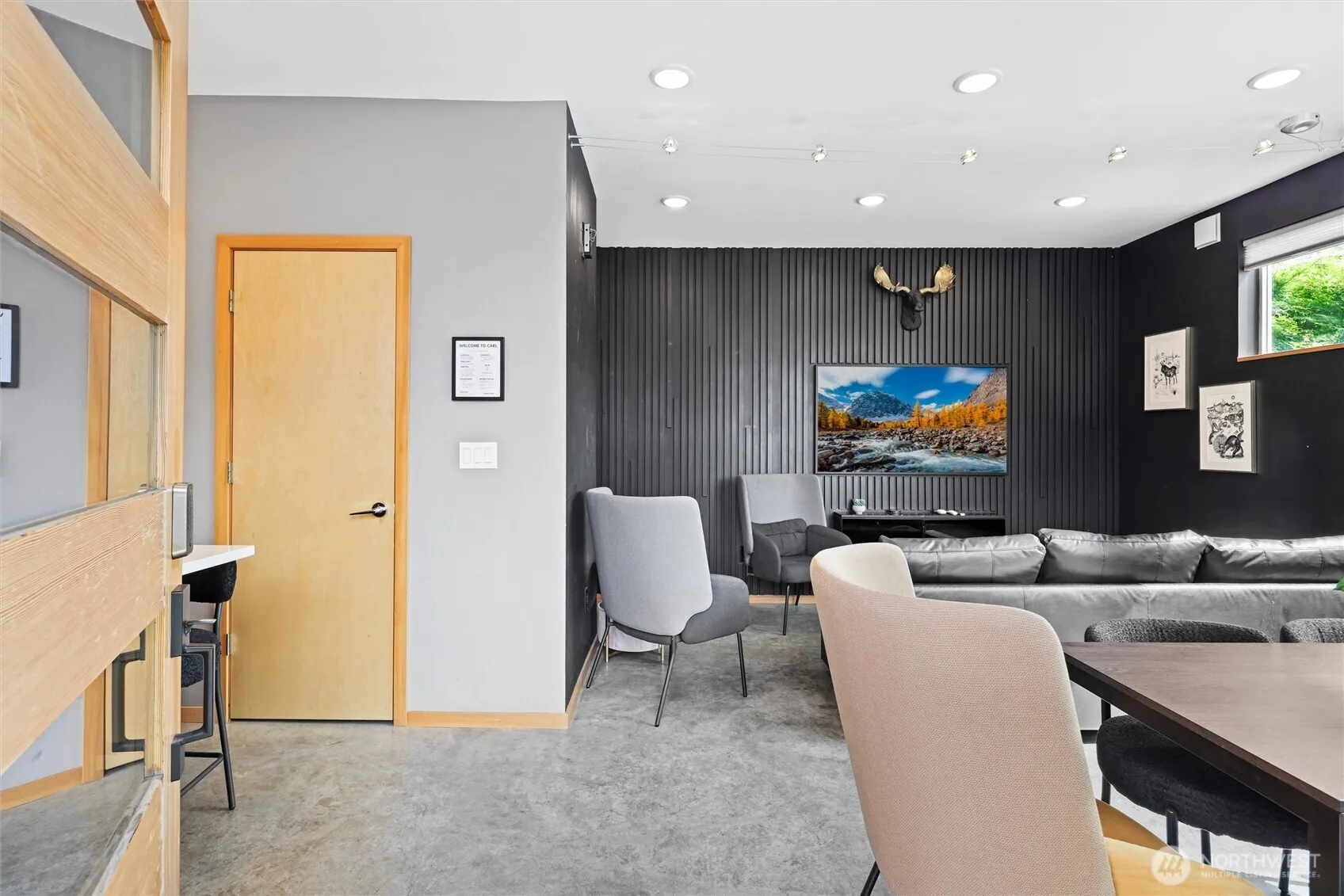 Property photo for 724 S Willow Street, Seattle photo 5