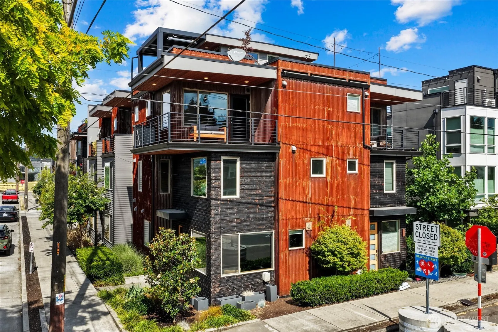 Property photo for 724 S Willow Street, Seattle photo 2