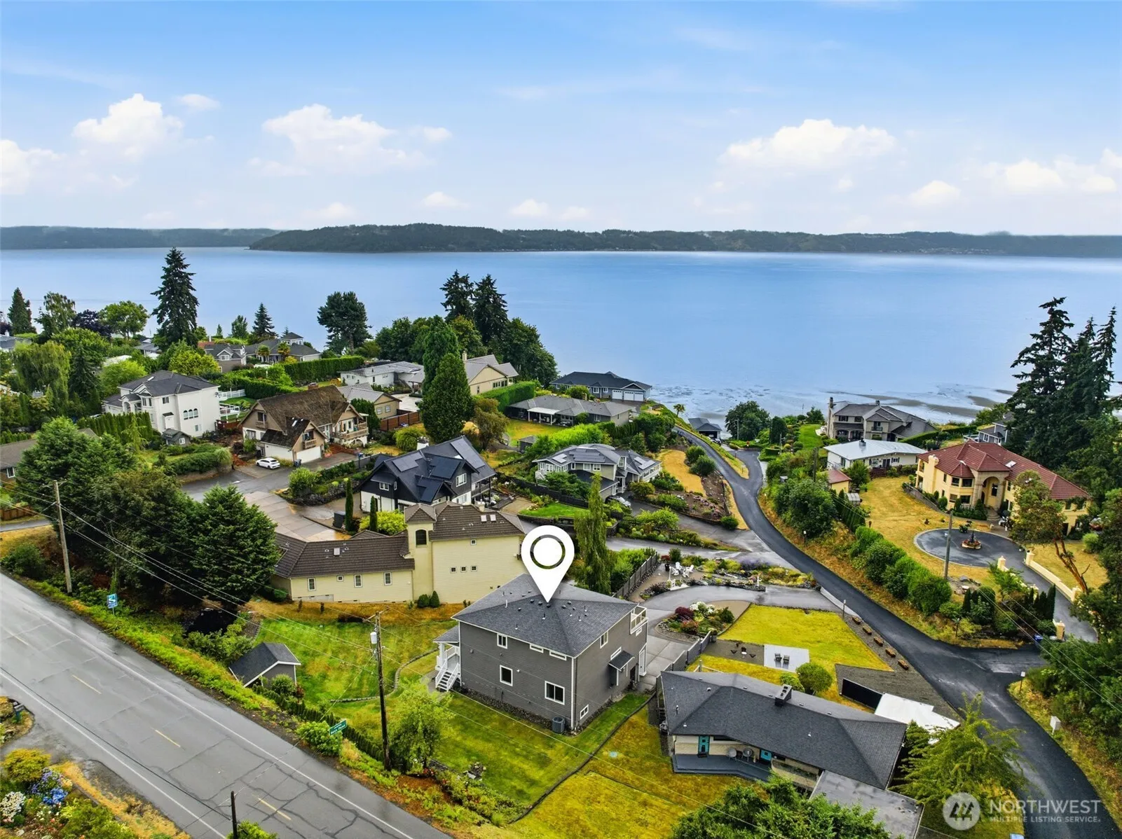 Property photo for 6718 Water Street Ne, Tacoma photo 2