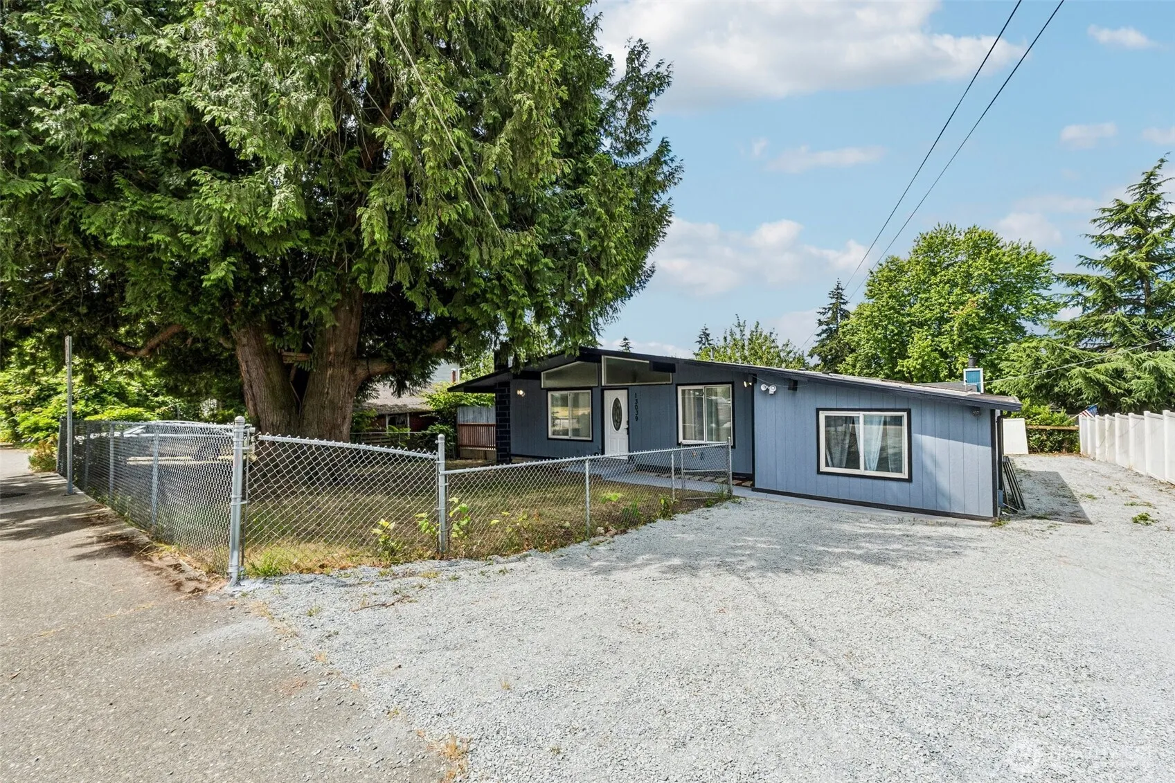 Property photo for 13039 24th Avenue S, Seattle photo 2